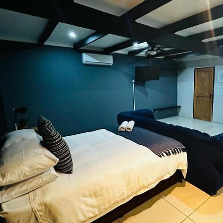 Bed and Breakfast The Hart House Hartbeespoort Esterno foto