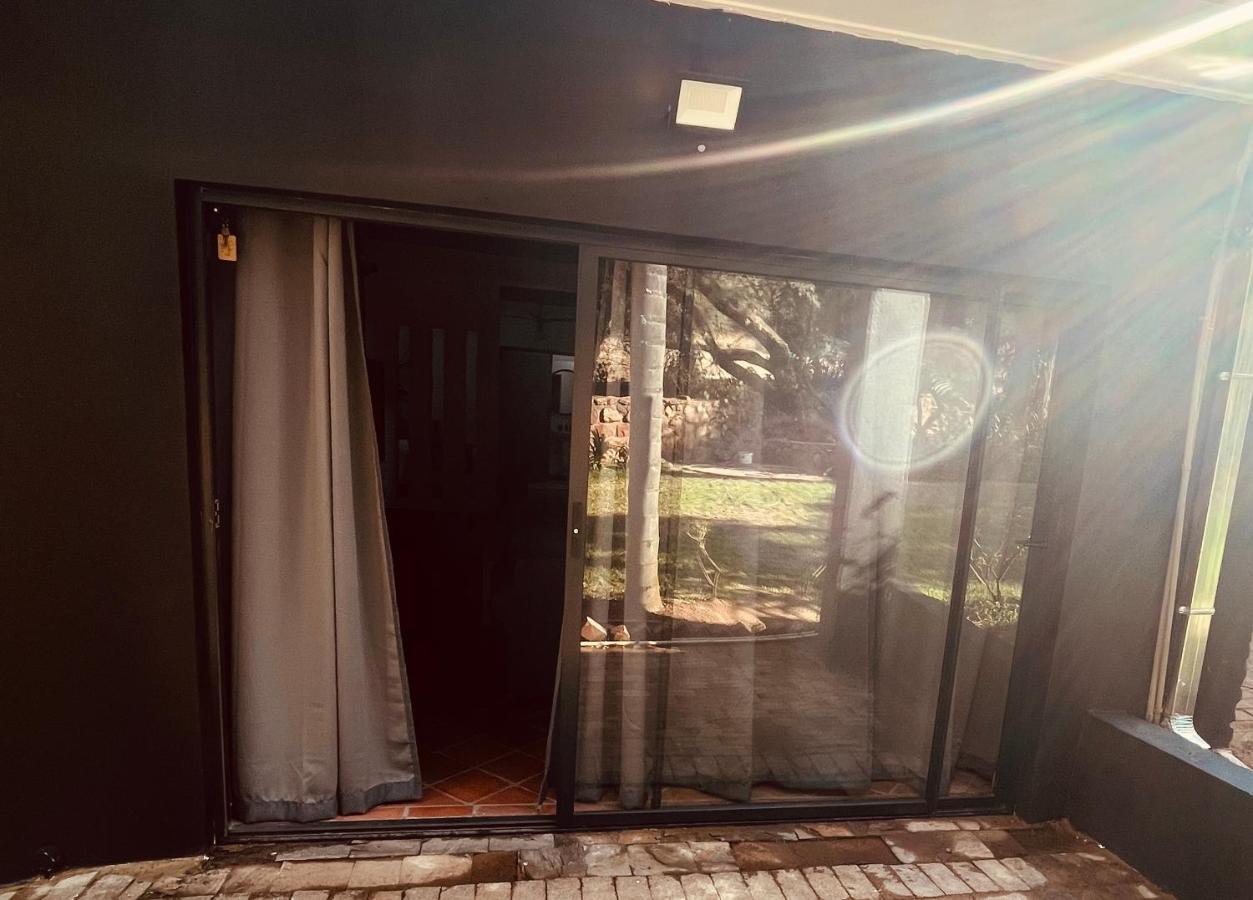 Bed and Breakfast The Hart House Hartbeespoort Esterno foto