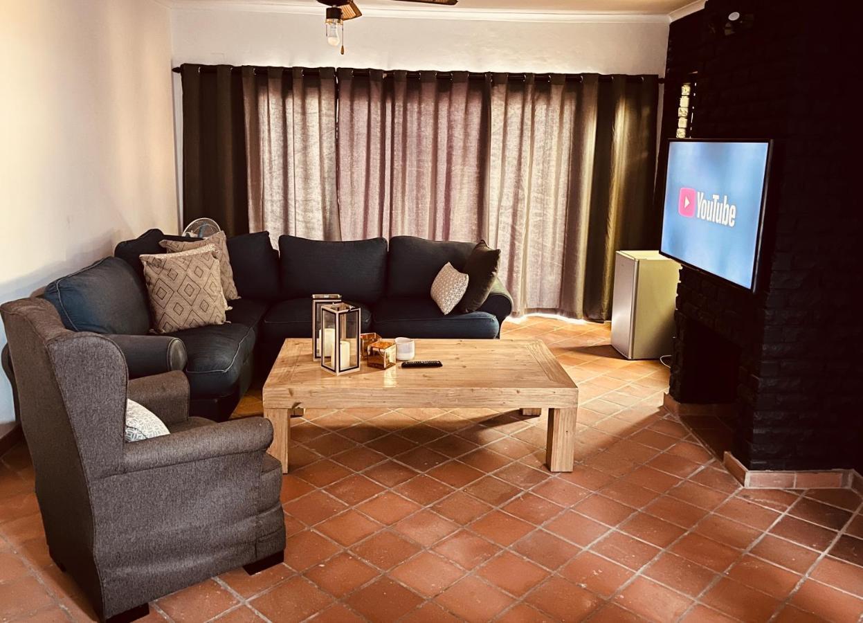Bed and Breakfast The Hart House Hartbeespoort Esterno foto